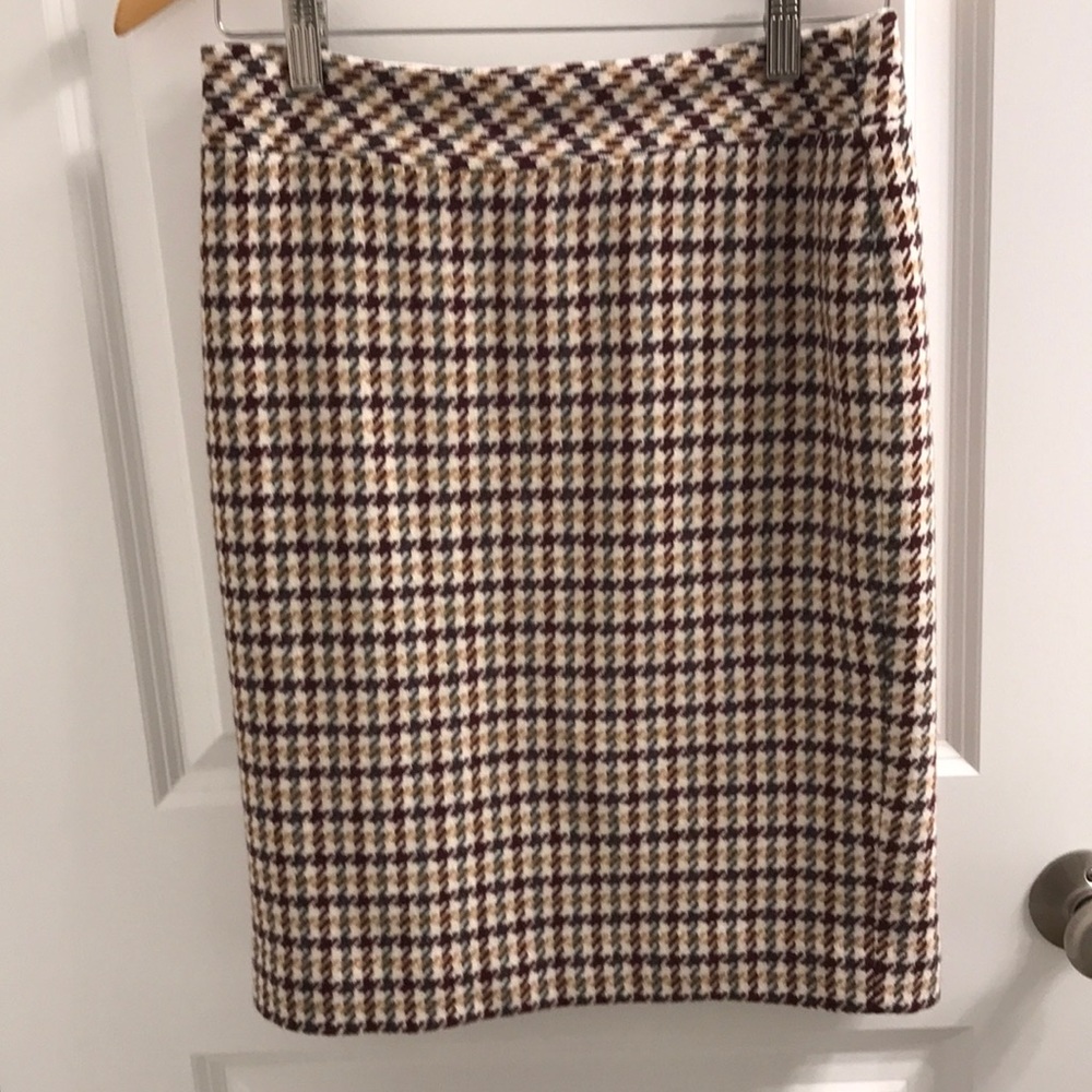New Hounds tooth pencil skirt